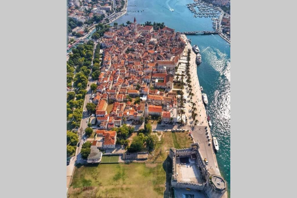 Oleandar Apartment Trogir Exterior photo
