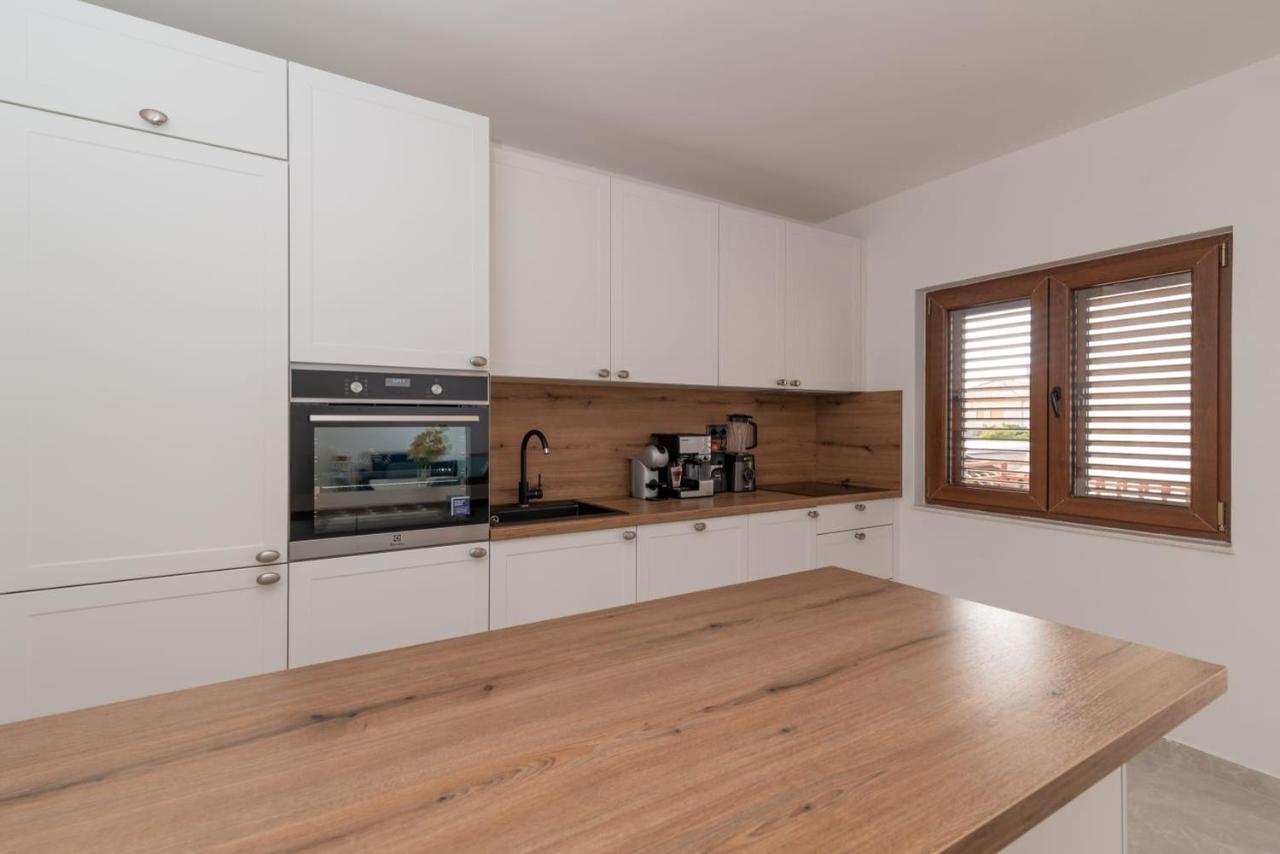 Oleandar Apartment Trogir Exterior photo