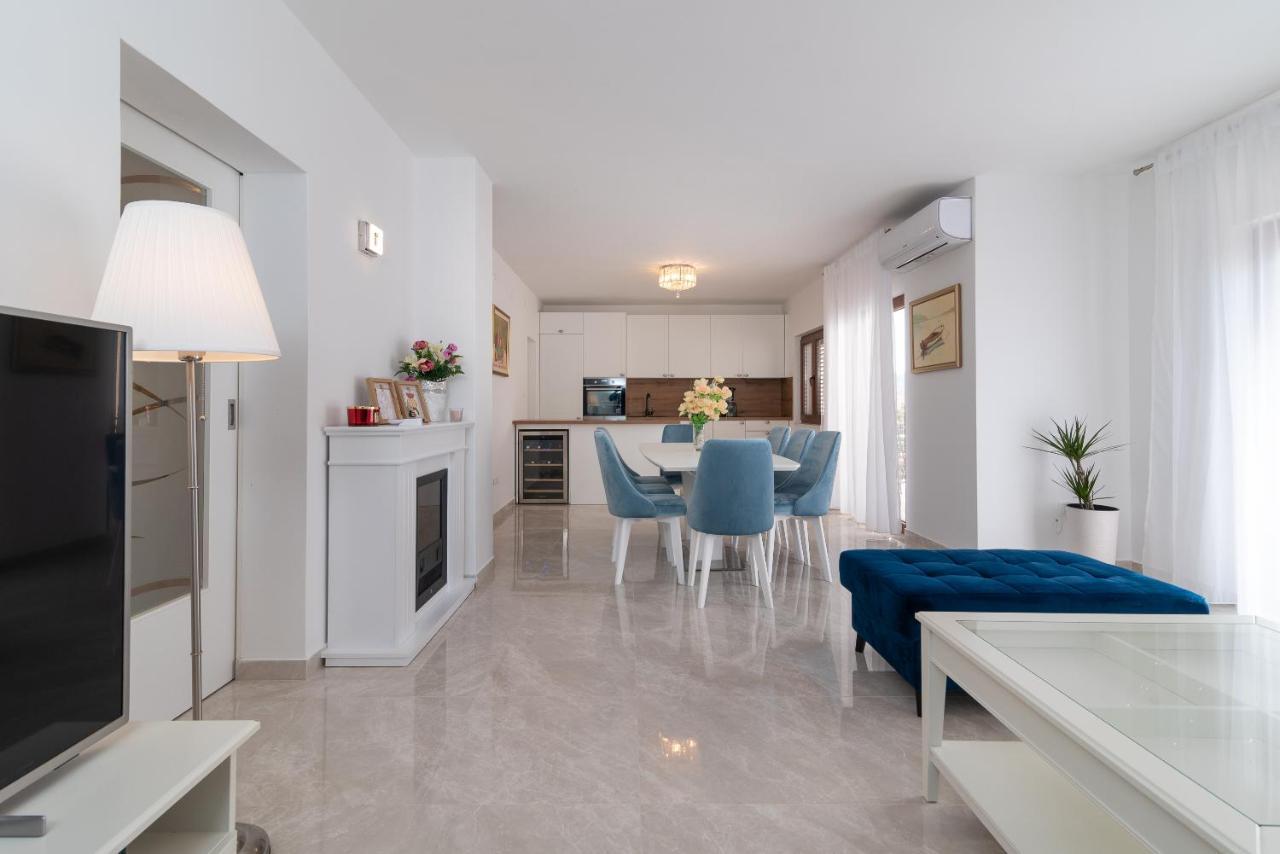 Oleandar Apartment Trogir Exterior photo